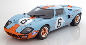 Gulf Ford GT40 -pienoismalli 1:12